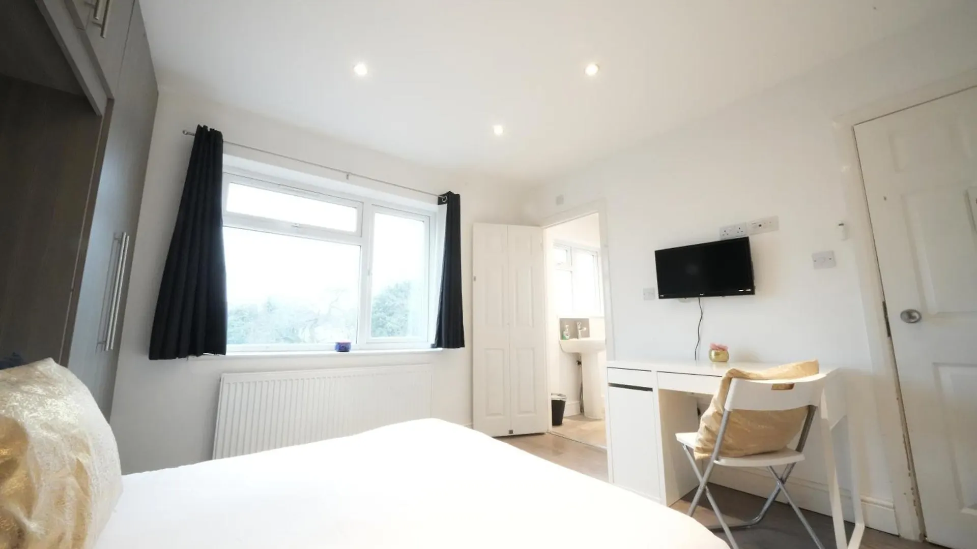 Grand Airport Ensuites Harmondsworth Homestay