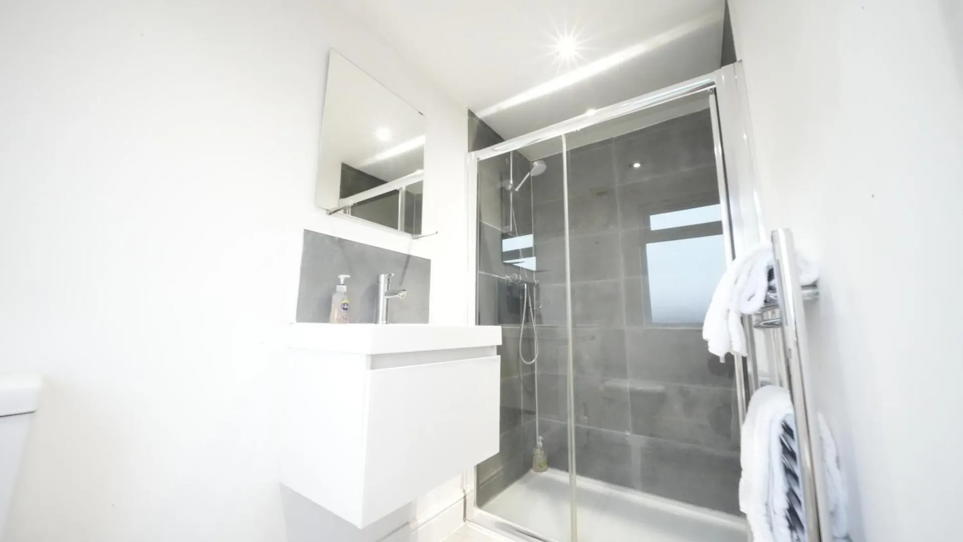 Homestay Grand Airport Ensuites Harmondsworth
