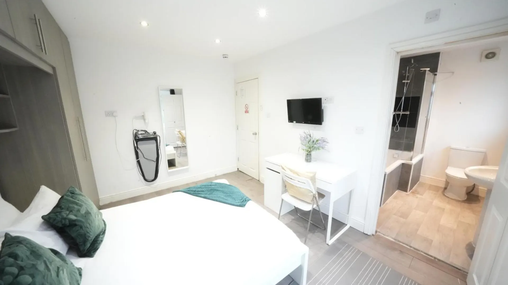 Ubytování v soukromí Grand Airport Ensuites Harmondsworth