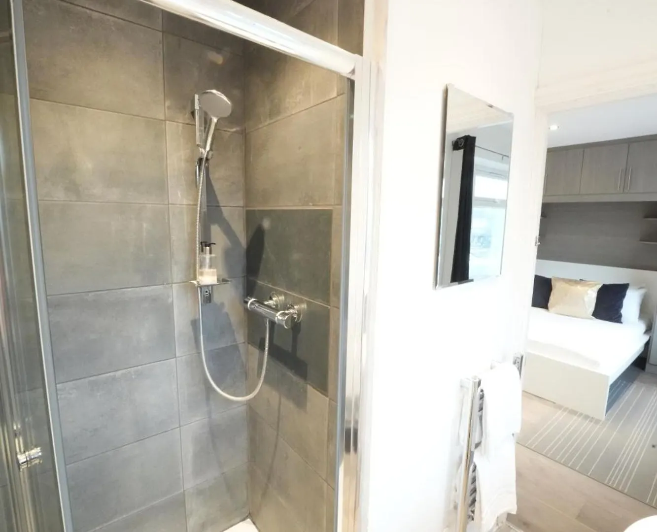 Grand Airport Ensuites Harmondsworth 0*,  Reino Unido