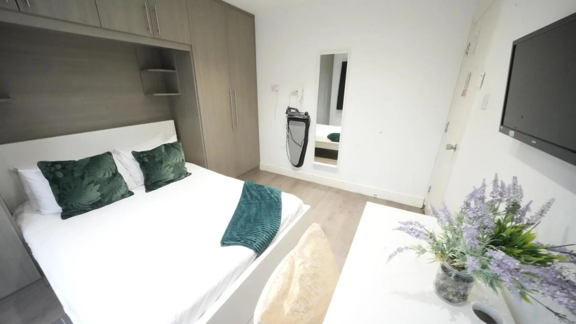 Grand Airport Ensuites Harmondsworth Habitación en casa particular
